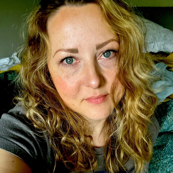 Meet your Posher, Victoria - Picture 2 of 2